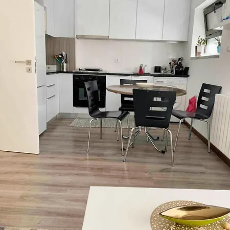 Comfortable In - 55 M² With Private Parking * Ναζαρέ