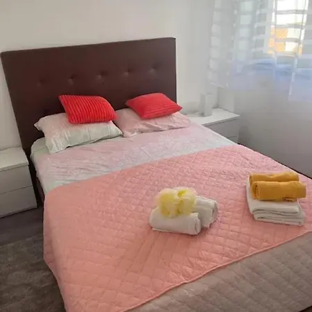 Appartement Comfortable In - 55 M² With Private Parking Nazaré